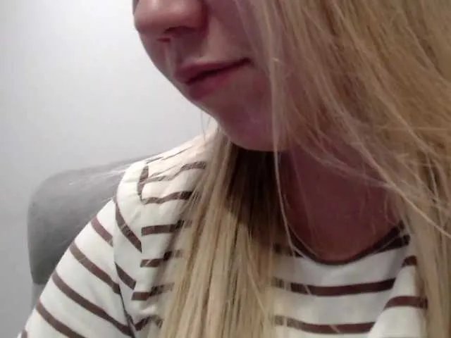 AlyraSun from BongaCams