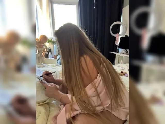 Bonne-Aurore from BongaCams