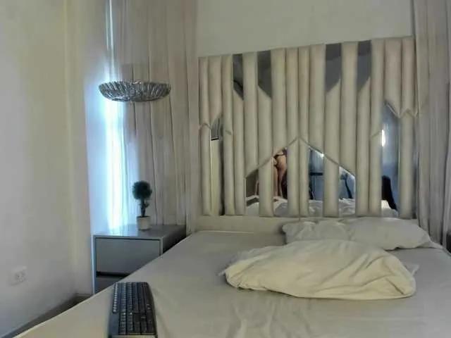 Cute CandySayss wants you to fuck her body now CandySayss from BongaCams