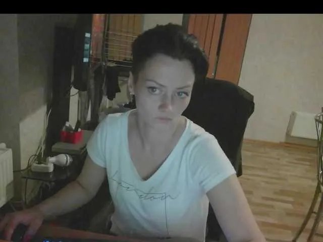 Dorisrus from BongaCams