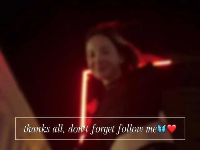 Masturbate to BongaCams's Emely1benz emely1benz from BongaCams