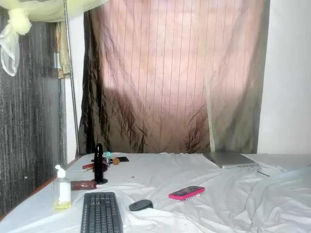 Foxy-Roxy from BongaCams