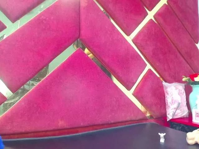 Freechat FreyjaNaugthy on BongaCams