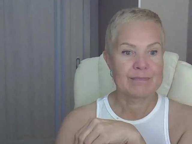 Naked IFannyLove wants you to fuck her body now IFannyLove from BongaCams