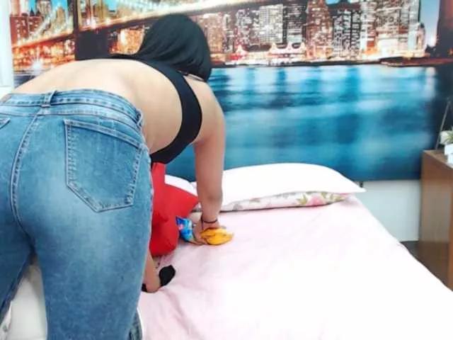 Discover KendraAndMishel, they want to masturbate for you KendraAndMishel from BongaCams