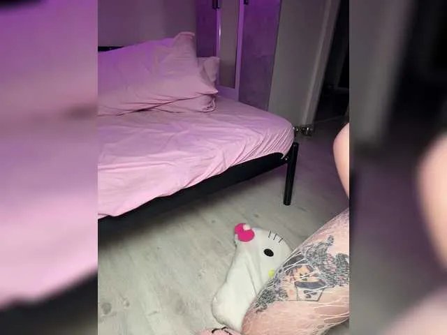 LuxBby from BongaCams