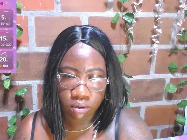 Sexy ROOSGONZALEX wants you to fuck her body now ROOSGONZALEX from BongaCams