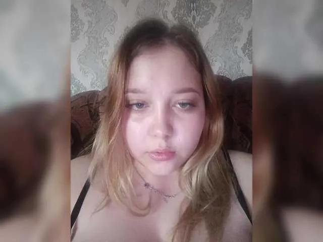 vaverika from BongaCams