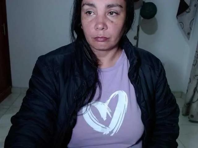 vivian-milf-paint from BongaCams