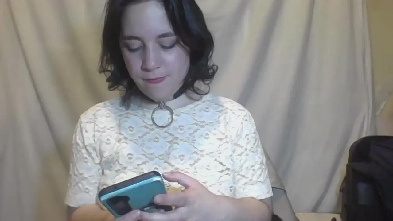 Explore sexy performer AzuBahia AzuBahia from Cam4