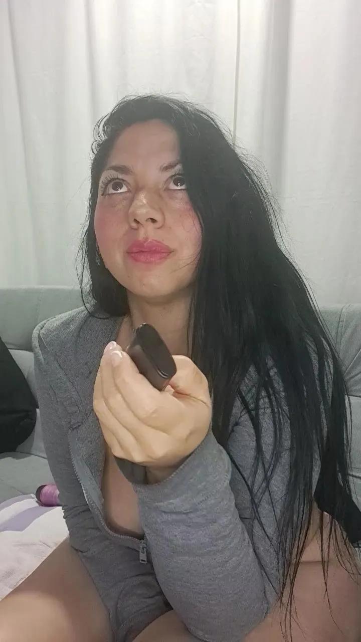 Cam4 Bella_milf1 bella_milf1 from Cam4