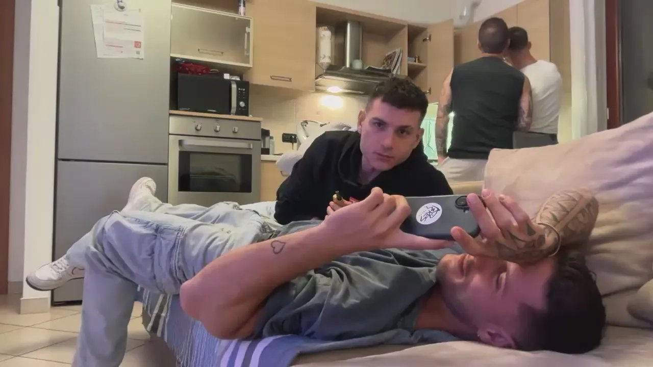 Masturbate to sexy escort Brokebrosexy brokebrosexy from Cam4