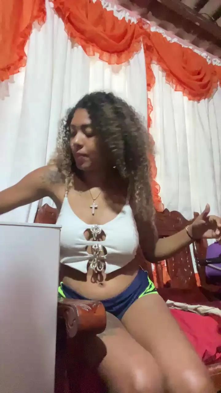 Discover 21 years old Charlotteocute from Cam4 Charlotteocute from Cam4