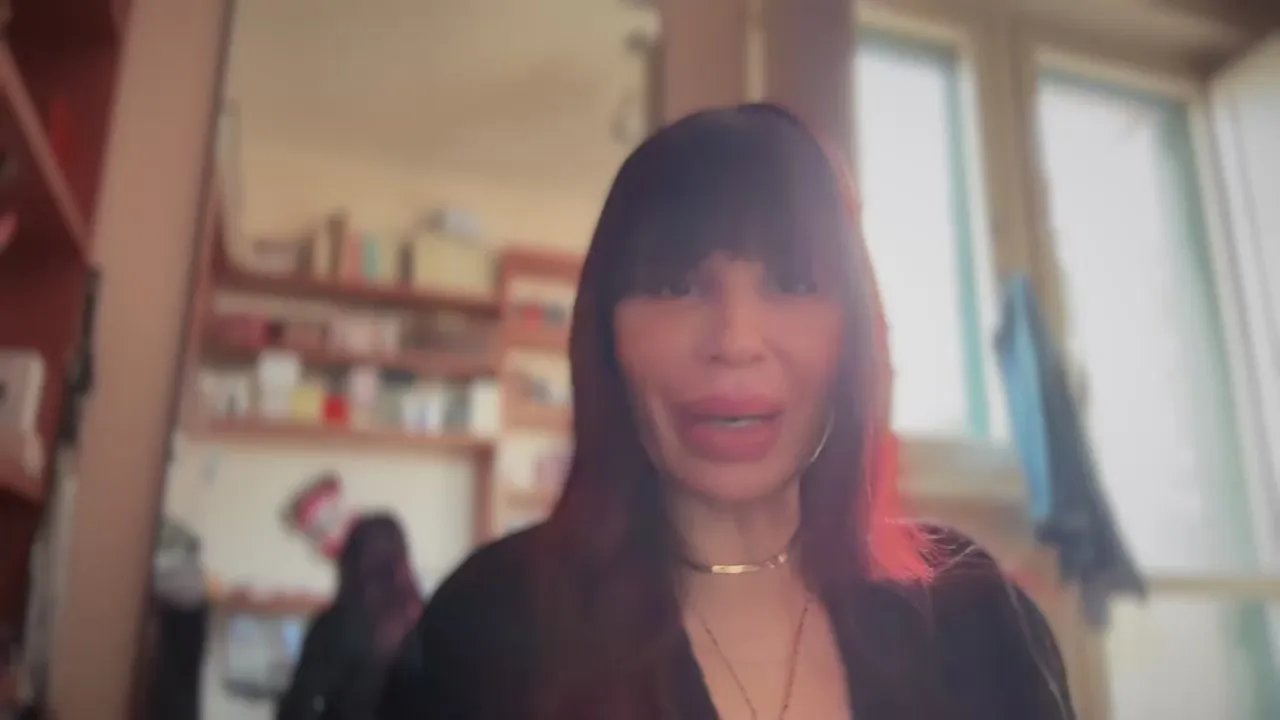 Cute Dancing_w_Vale from Cam4 Dancing_w_Vale from Cam4