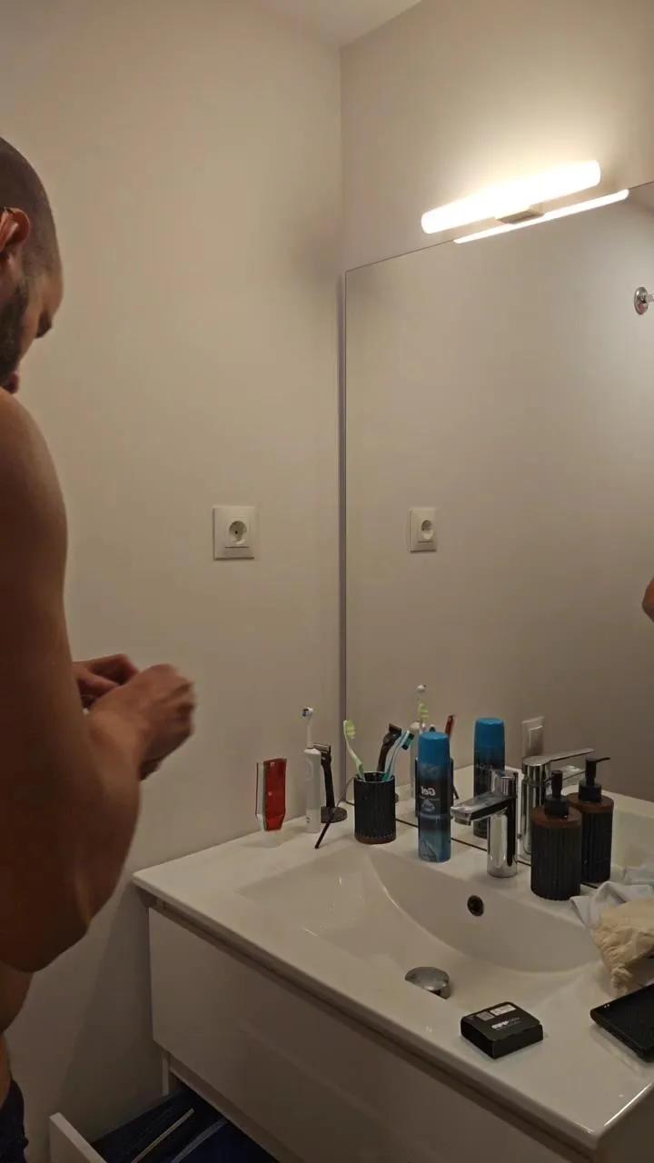 Masturbate to 30 years old Flacode23cm from Cam4 Flacode23cm from Cam4