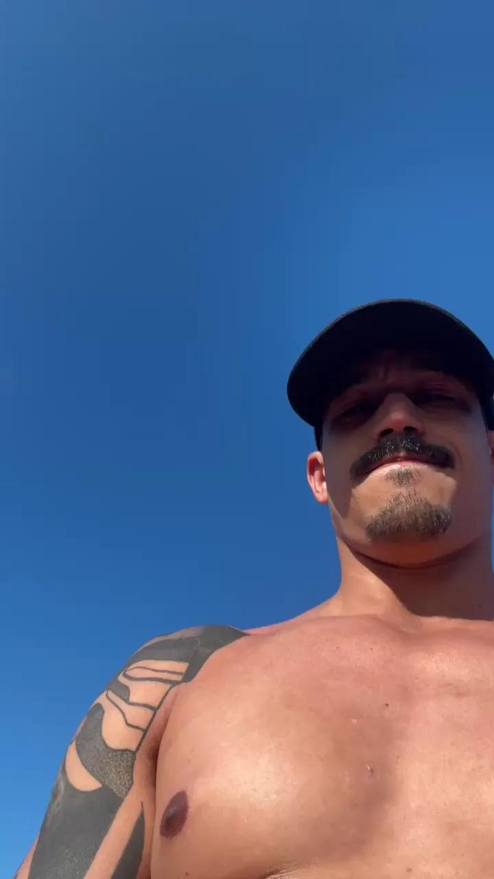 Try Cam4's GATOXXLBR GATOXXLBR from Cam4