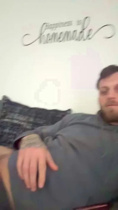 Discover Hom3madelovers, he wants to masturbate for you Hom3madelovers from Cam4