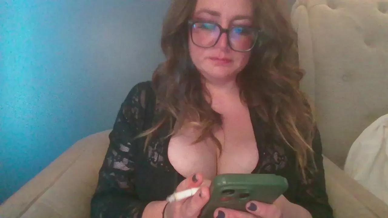 HotHousewife33 from Cam4