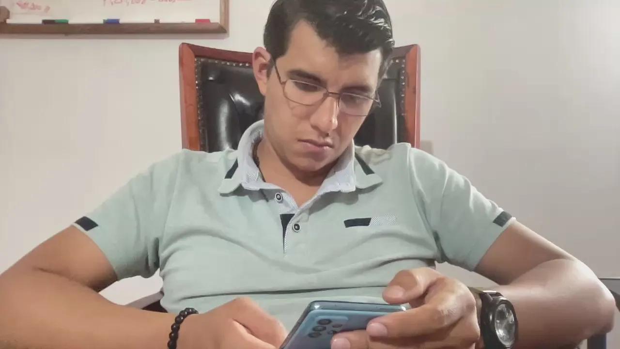 Masturbate to 33 years old juicysmalls from Cam4 juicysmalls from Cam4