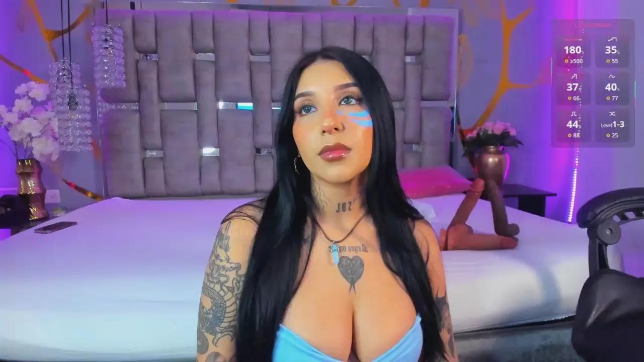 Watch Cam4's LeiaWong_ LeiaWong_ from Cam4