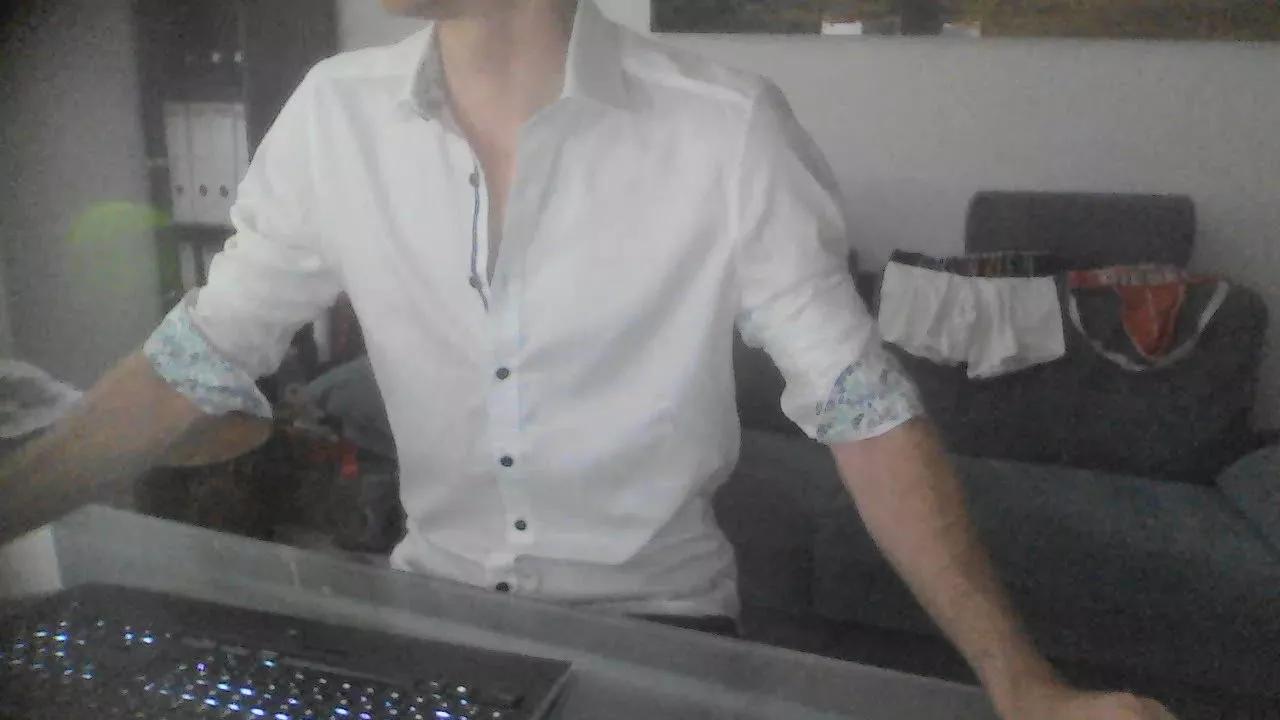 Masturbate to sweet escort M2m22 m2m22 from Cam4