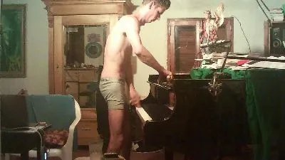 PianoTobe from Cam4