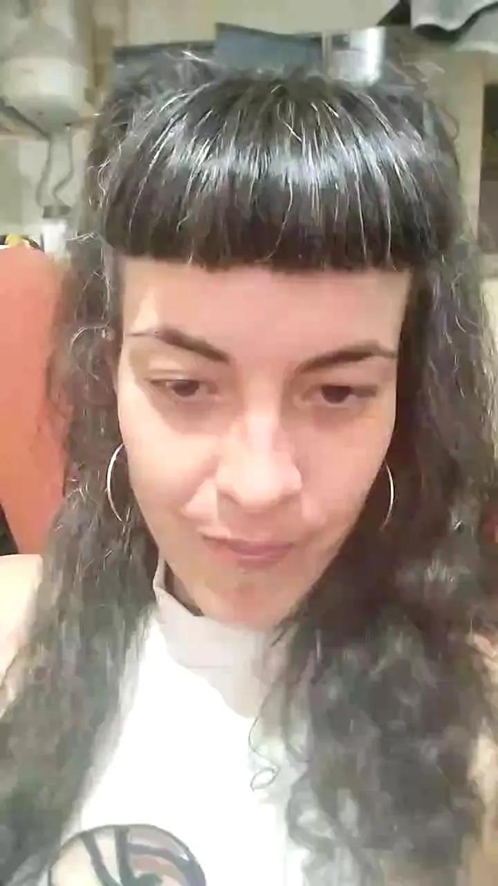 Discover Saldfnuik, she wants to masturbate for you saldfnuik from Cam4