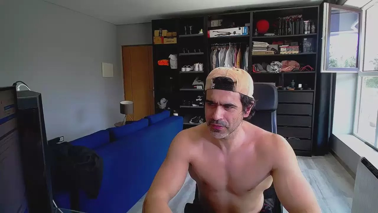 Offline Samricci21 on Cam4