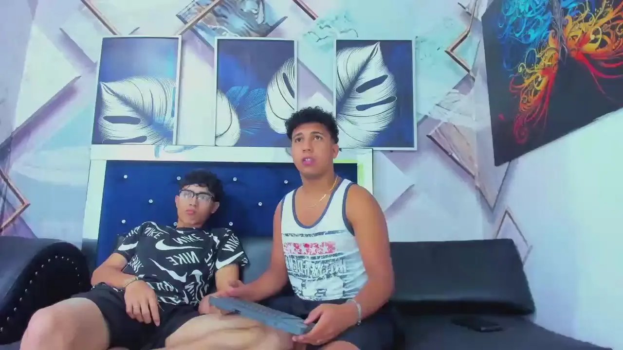 Santi_sebas from Cam4