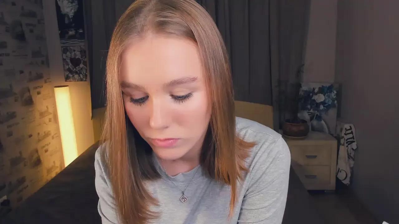 Sexy SuzyTempelton wants you to fuck her body now SuzyTempelton from Cam4