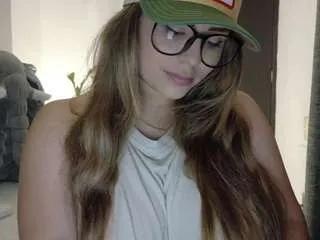 inocentekitty from CamSoda