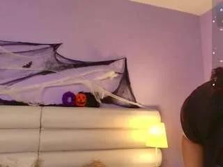 Explore CamSoda's Milan-sweett milan-sweett from CamSoda