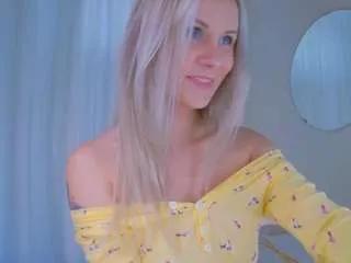 Naked Nikakisa wants you to fuck her body now nikakisa from CamSoda