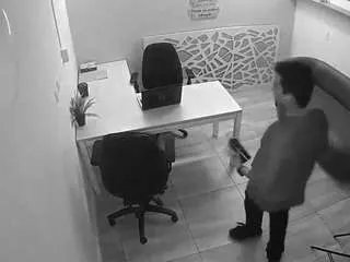 Offline voyeurcam-jb-room-1 on CamSoda