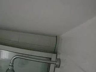 Offline voyeurcam-jb-shower-1 on CamSoda