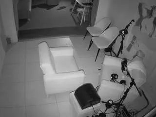 Offline voyeurcam-jb-xfollow on CamSoda