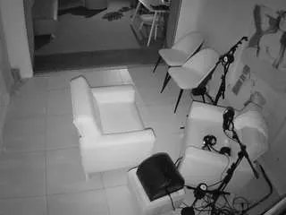 Offline voyeurcam-jb-xfollow on CamSoda