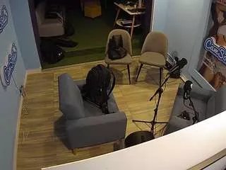 Offline voyeurcam-jb-xfollow on CamSoda