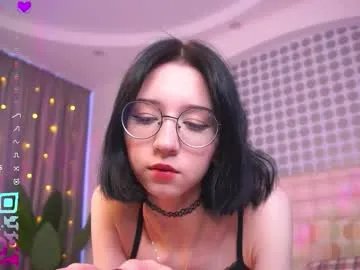 Masturbate to naked stripper Belle_phine belle_phine from Chaturbate