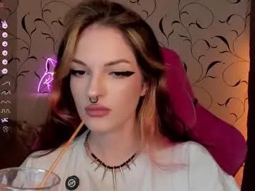 bratziedarsie from Chaturbate