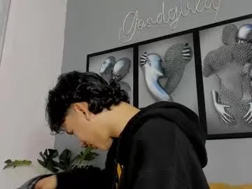 Discover 19 years old camillo_virgil from Chaturbate camillo_virgil from Chaturbate