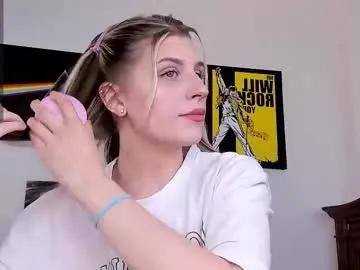 Discover cute camslut Cassieholland cassieholland from Chaturbate