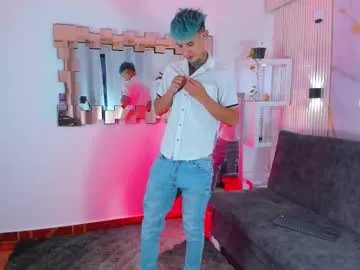 darwin_ggh from Chaturbate