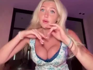 itslunaaaaa from Chaturbate