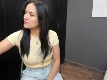 love_kris from Chaturbate