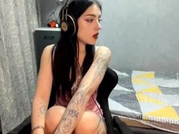 Masturbate to sweet escort Meowluly meowluly from Chaturbate