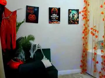 Explore sweet stripper Moonvelour moonvelour from Chaturbate