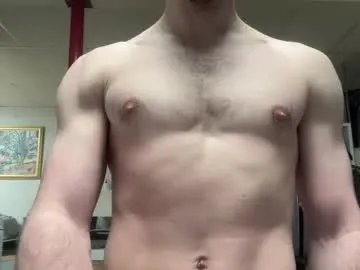 shirtlesshunk15 from Chaturbate