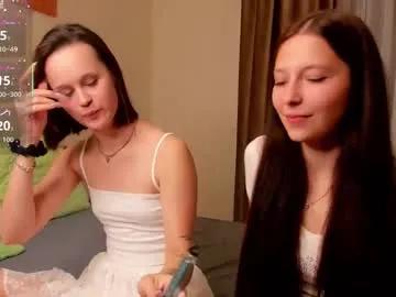 Cute Wendiesetters wants you to fuck their body now wendiesetters from Chaturbate