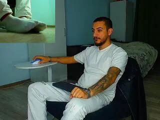 Cute Andrew_bannerr wants you to fuck his body now andrew_bannerr from Flirt4Free